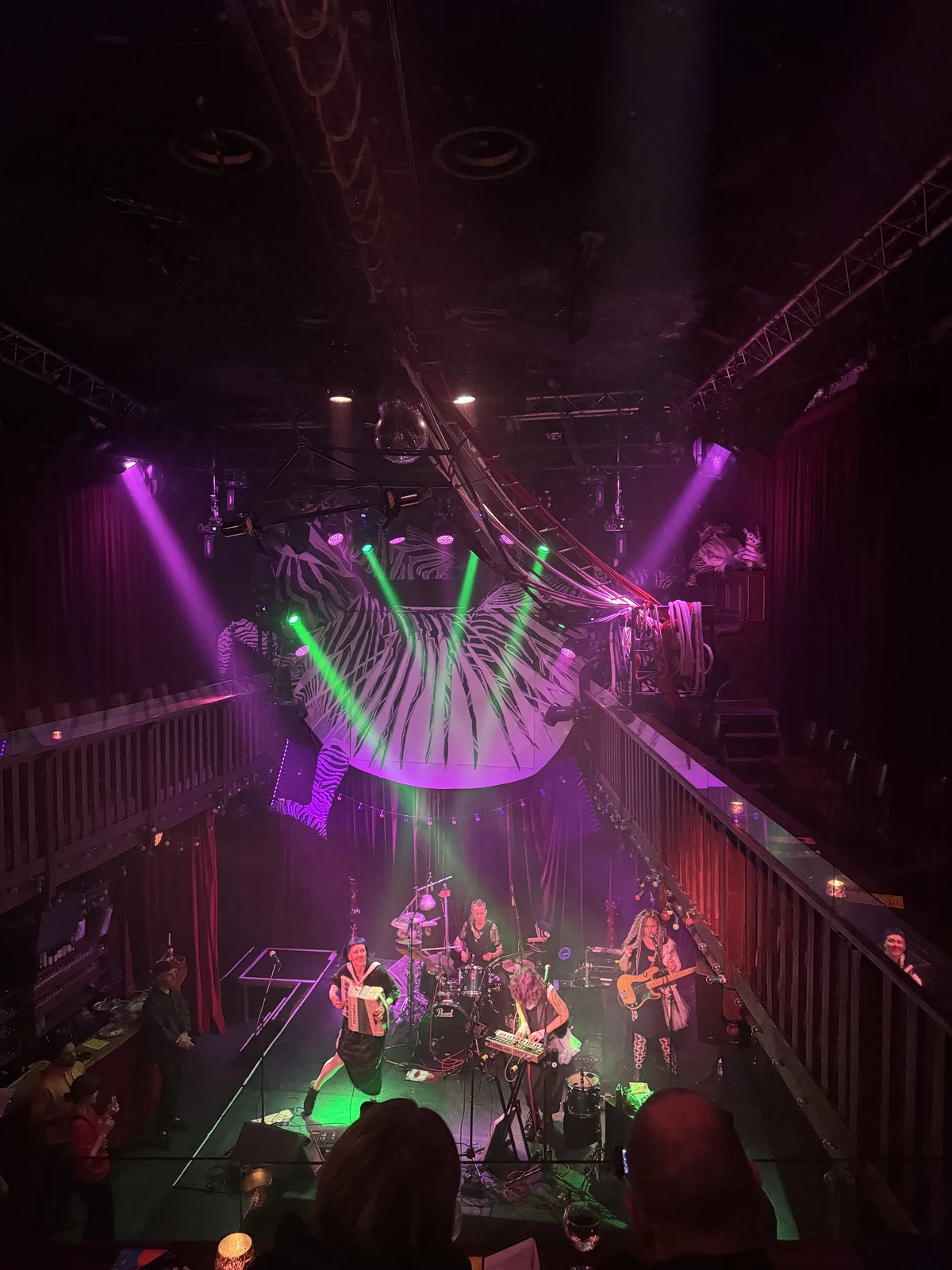 Iva Nova performing live in Paris